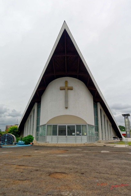 027 Libreville Eglise Saint-Pierre Entree Principale 17RX104DSC_102185_DxOLumawtmk.jpg