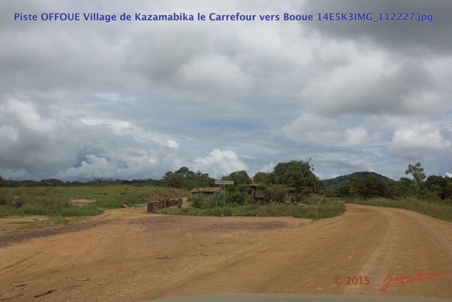 020 Piste OFFOUE Village de Kazamabika le Carrefour vers Booue 14E5K3IMG_112227wtmk.JPG