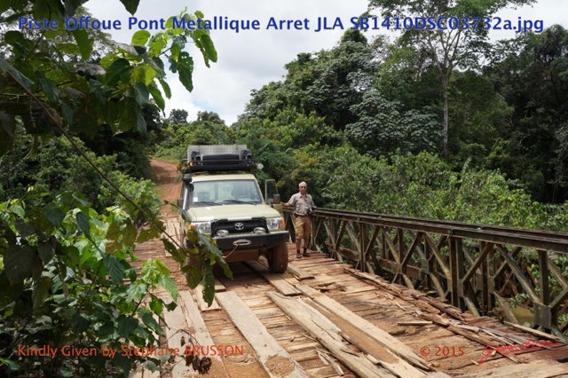 027 Piste Offoue Pont Metallique Arret JLA SB1410DSC03732awtmk.JPG