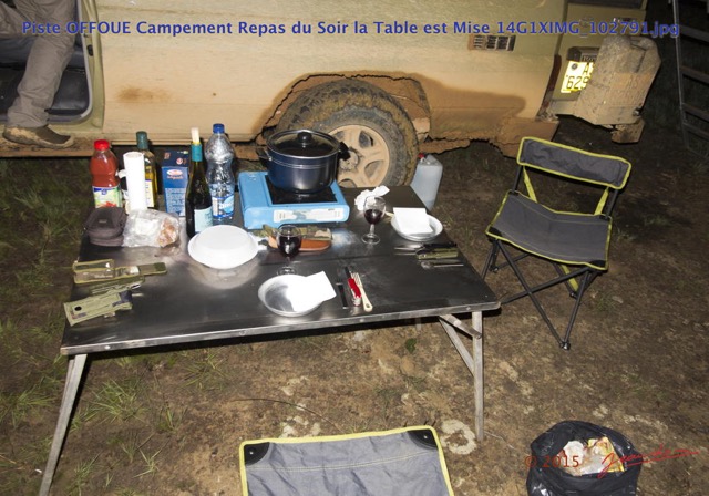 156 Piste OFFOUE Campement Repas du Soir la Table est Mise 14G1XIMG_102791wtmk.JPG