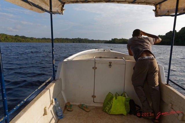 082 LOANGO 3 Inyoungou Sounga la Lagune NDOGO Navigation en Pirogue 16E5K3IMG_122293_DxOwtmk.jpg