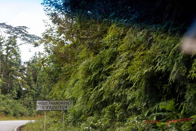 105 LOANGO 3 Franceville-Lambarene Route vers Ndjole Panneau Equateur 16E5K3IMG_121293_DxOawtmk.jpg