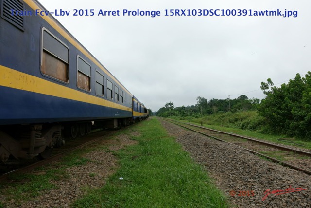 005 Train Fcv-Lbv 2015 Arret Prolonge 15RX103DSC100391awtmk.jpg