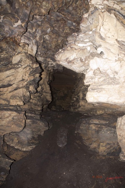 078 MISSIE la Grotte Tunnel de Passage 16E5K3IMG_120330wtmk.jpg