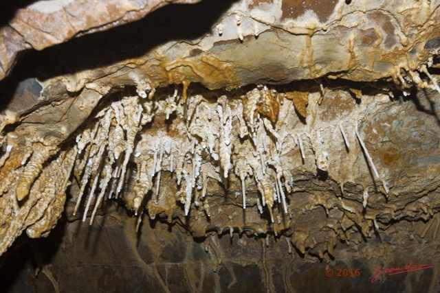 057 BOUKAMA la Grotte Cavite 1 avec Stalactites et Fistuleuses  16E5K3IMG_120026wtmk.jpg