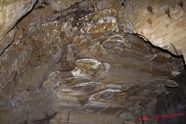033 Grotte de BONGOLO Parois et Strates 11E5K2IMG_71744wtmk.jpg.jpg