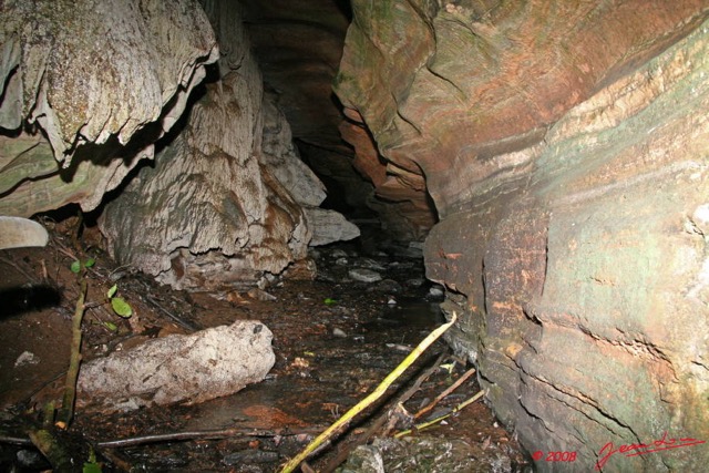 024 Grotte LIHOUMA Entree Tunnel 8EIMG_18896WTMK.JPG