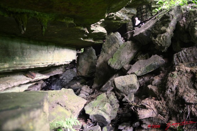040 Grotte LIHOUMA Passage vers Grotte 2 8EIMG_18939WTMK.JPG