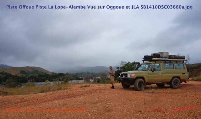 050 Piste Offoue Piste La Lope-Alembe Vue sur Oggoue et JLA SB1410DSC03660awtmk.JPG