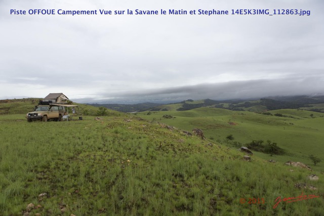 182 Piste OFFOUE Campement Vue sur la Savane le Matin et Stephane 14E5K3IMG_112863wtmk.JPG