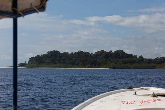 013 LOANGO 3 Campement Loango Sud la Lagune Ndogo Arrivee a la Case ANPN sur la Passe 16E5K3IMG_122543_DxOawtmk.jpg