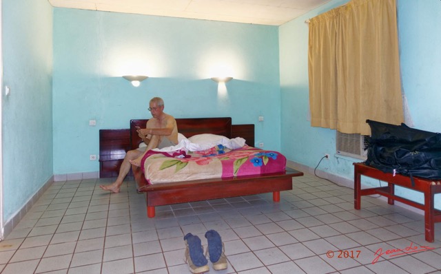041 LOANGO 3 Franceville-Lambarene Makokou Hotel Belinga Chambre et JLA 16RX104DSC_1000489_DxOawtmk.jpg