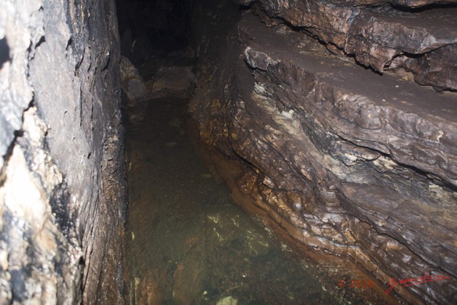 059 LIPOPA 1 la Grotte Passage avec Riviere 16E5K3IMG_120267wtmk.jpg