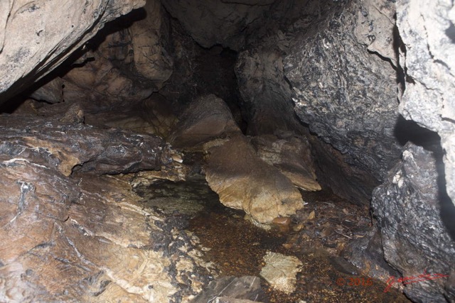 064 LIPOPA 1 la Grotte Passage Souterrain avec Riviere 16E5K3IMG_120247wtmk.jpg