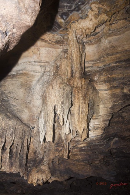 063 MISSIE la Grotte Paroi et Concretions Draperies 16E5K3IMG_120343wtmk.jpg