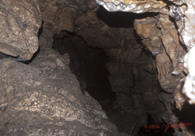 080 MISSIE la Grotte Tunnel de Passage 16E5K3IMG_120337wtmk.jpg