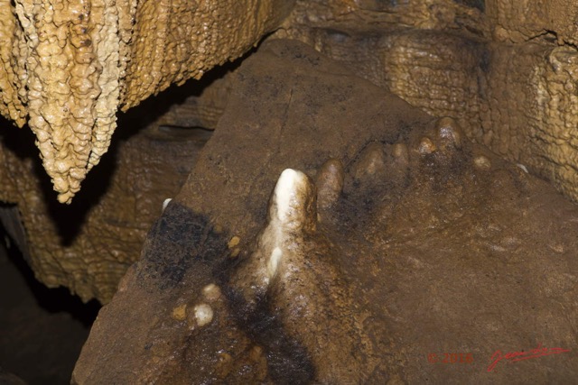 058 BOUKAMA la Grotte Cavite 1 avec Stalagmites 16E5K3IMG_120027wtmk.jpg