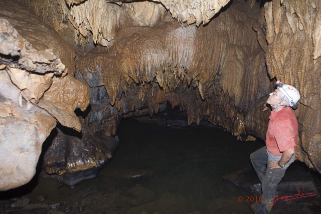 164  BOUKAMA la Grotte Cavite de la Cascade Bassin et Concretions avec JLA 16E5K3IMG_120102wtmk.jpg
