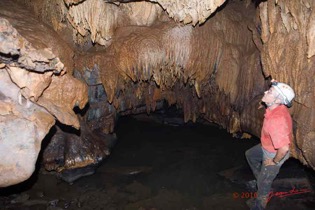 BOUKAMA-la-Grotte-Cavite-de-la-Cascade-Bassin-et-Concretions-avec-JLA-16E5K3IMG_120102wtmk-web