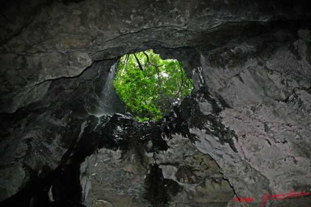 047 Grotte KESSIPOGHOU MBera 2 Ouverture 8EIMG_18687WTMK.JPG