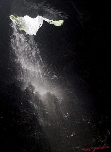 029 Grotte de PAHON Falaises avec Cascade 8EIMG_25328wtmk.jpg